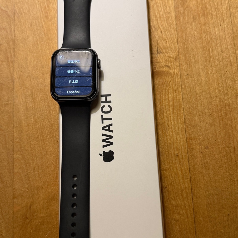 Apple SE 44 MM with Black Sports Band GPS